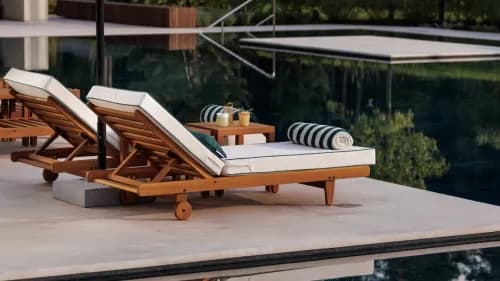 Pool club Alaska открылся в парке Малевича.
