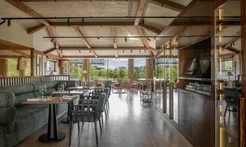 Champagne Lounge в саду Eno Bistro: шампанское, сабраж и паэлья с морским чёртом