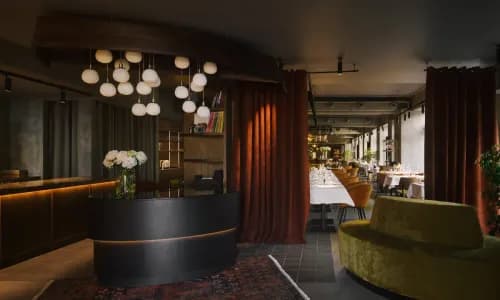 Kira Restaurant: гастрономическое Средиземноморье в историческом здании на Кирочной